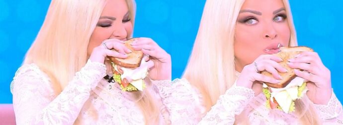 Κατερίνα Καινούργιου – Έξαλλη στον αέρα με τον σκηνοθέτη που την έπιασε να τρώει: «Γιατί με δείχνεις;»