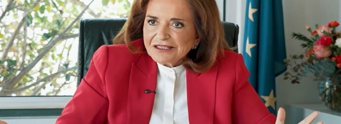 Ντόρα Μπακογιάννη: «Στα εγγόνια κάνω ό,τι θέλω – Η Αλεξία πήγε να μου επιβάλει κανόνες και της έκοψα τον βήχα»