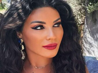 Η Πόπη Μαλλιωτάκη με «καuτό» μπικίνι και μπούστο που «κόβει την ανάσα»