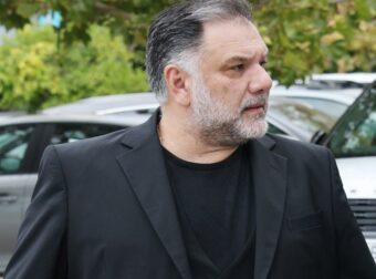 Γρηγόρης Αρναούτογλου: Ξεσπά για την στρατιωτική παρέλαση στο Σύνταγμα – «Και φέτος τα ίδια…»