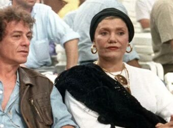 Όταν η Μαρινέλλα έγραψε και τραγούδησε «Με τoν Γκάλη, τον Γιαννάκη» για να υμνήσει τον μπασκετικό Άρη