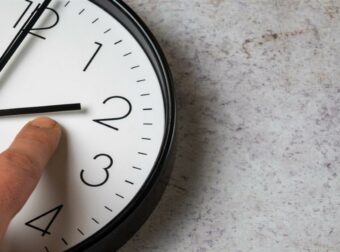 Είναι η αλλαγή ώρας επιβλαβής για την υγεία; 8 επιπτώσεις που δεν φαντάζεσαι